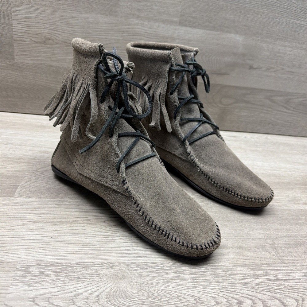 MINNETONKA Double Fringe Suede Lace-Up Ankle Tramper Moccasin Boot Size 7